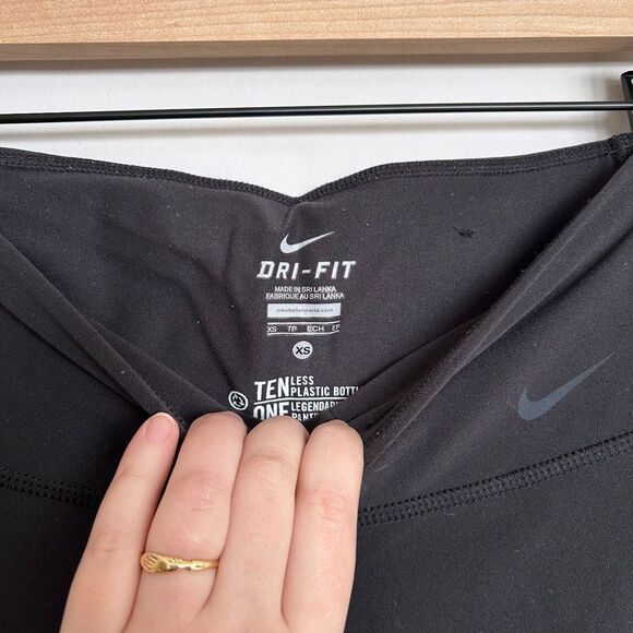 Nike Dri Fit Crops - Picture 5 of 7